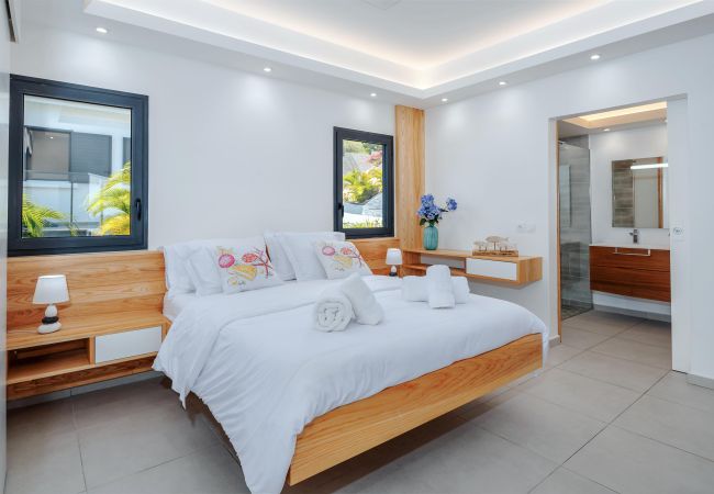 Villa in Sainte-Anne - CORALIA Villa in Sainte-Anne - CORALIA